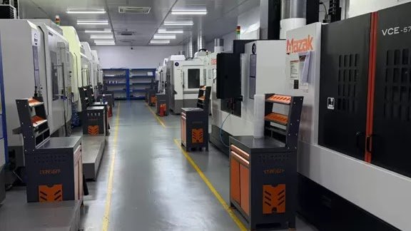 Mazak 3-Axis machining center 79 11